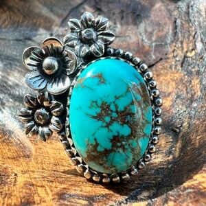 Bold Kingman Turquoise Flower Ring – Solid Sterling Silver – Size 8